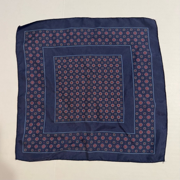 Set of Two Pocket Squares - Picture 3 of 5